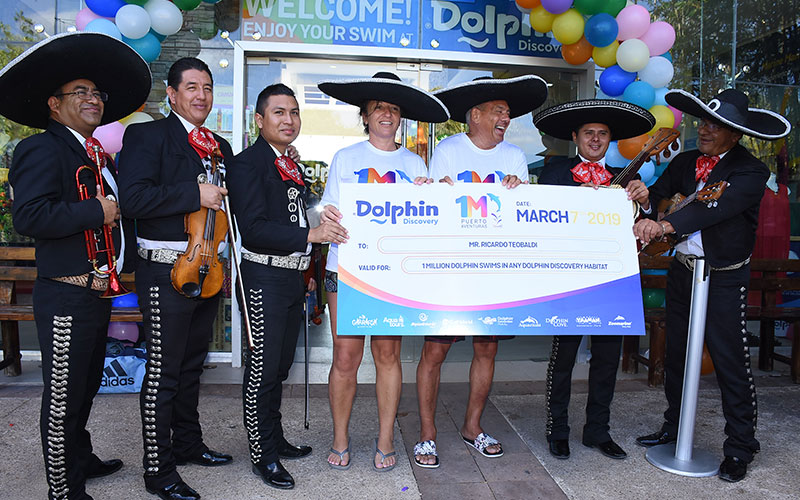 DOLPHIN DISCOVERY PUERTO AVENTURAS RECEIVES ITS ONE MILLION GUEST